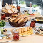 Ismira Hotel
